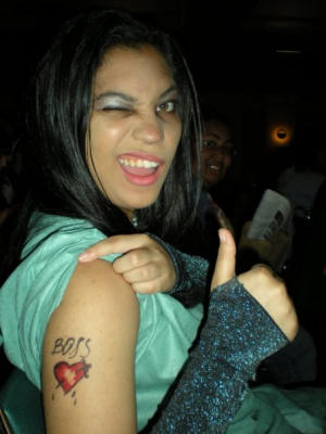 Nicol3 giving the thumbs up